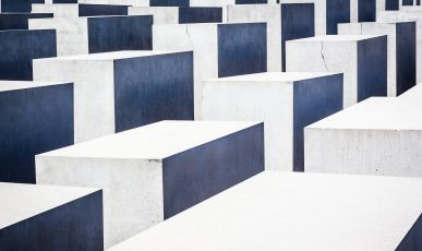 Бетонные водоотводные лотки: устройство, виды и технология монтажа